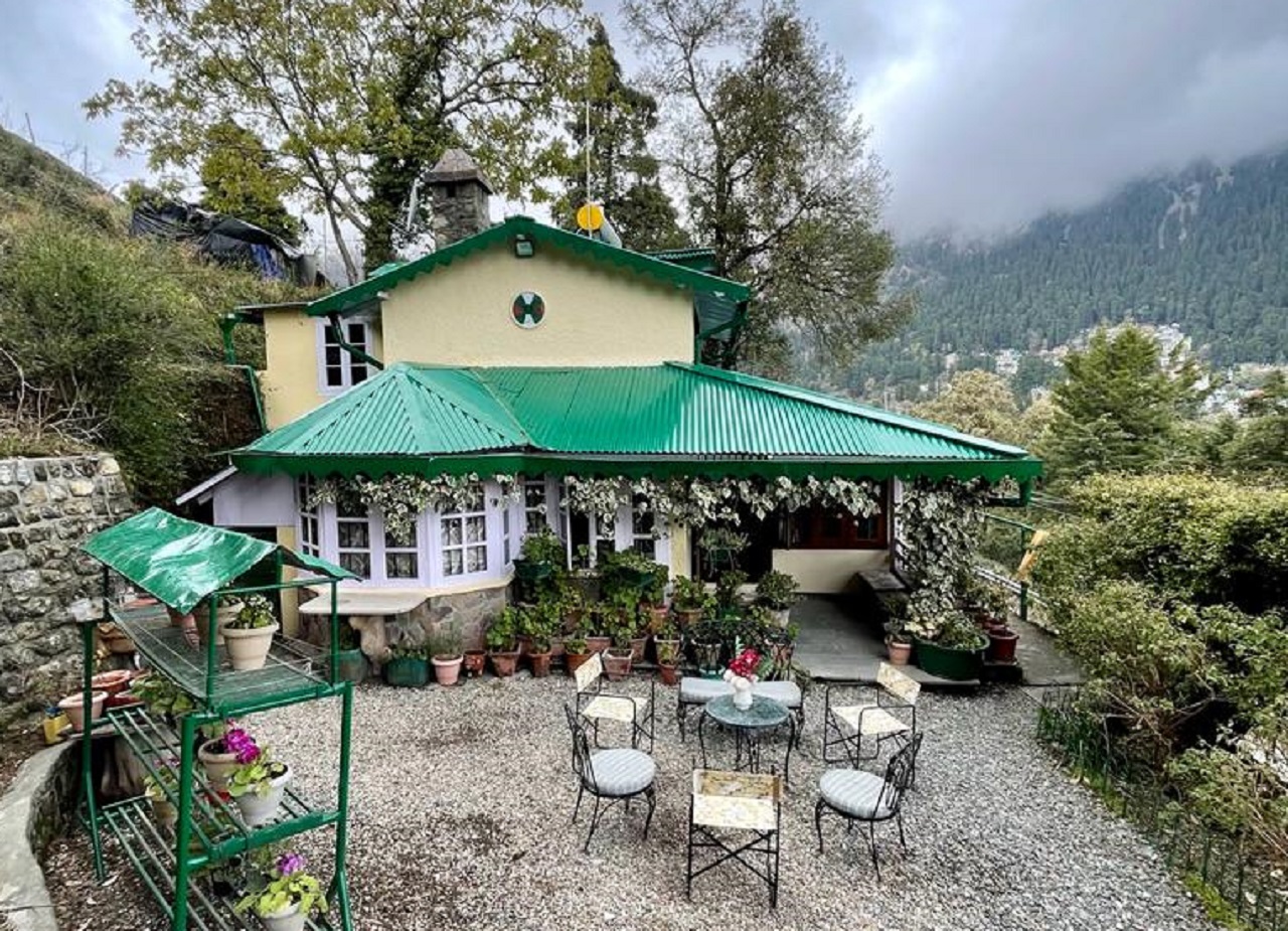 ROSASTAYS Bungalow Mallital: The Best Resort in Nainital