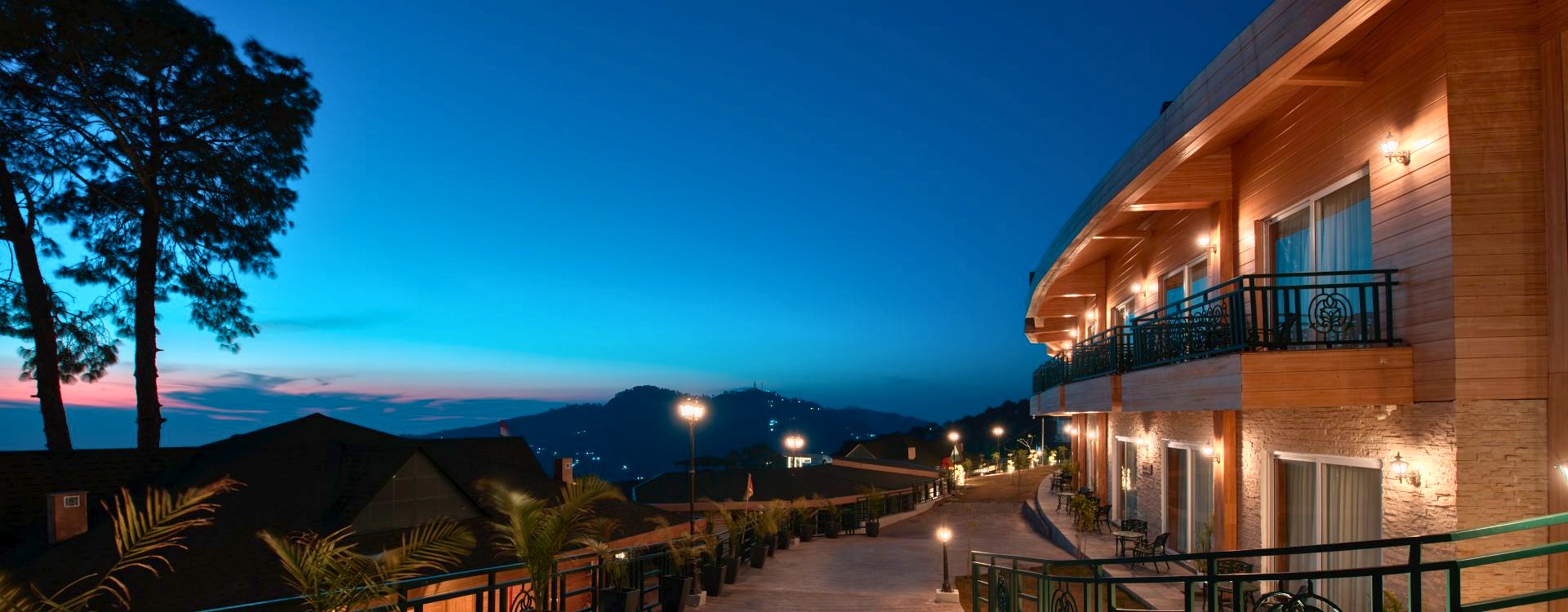 ROYALPINE Rosastays Kasauli