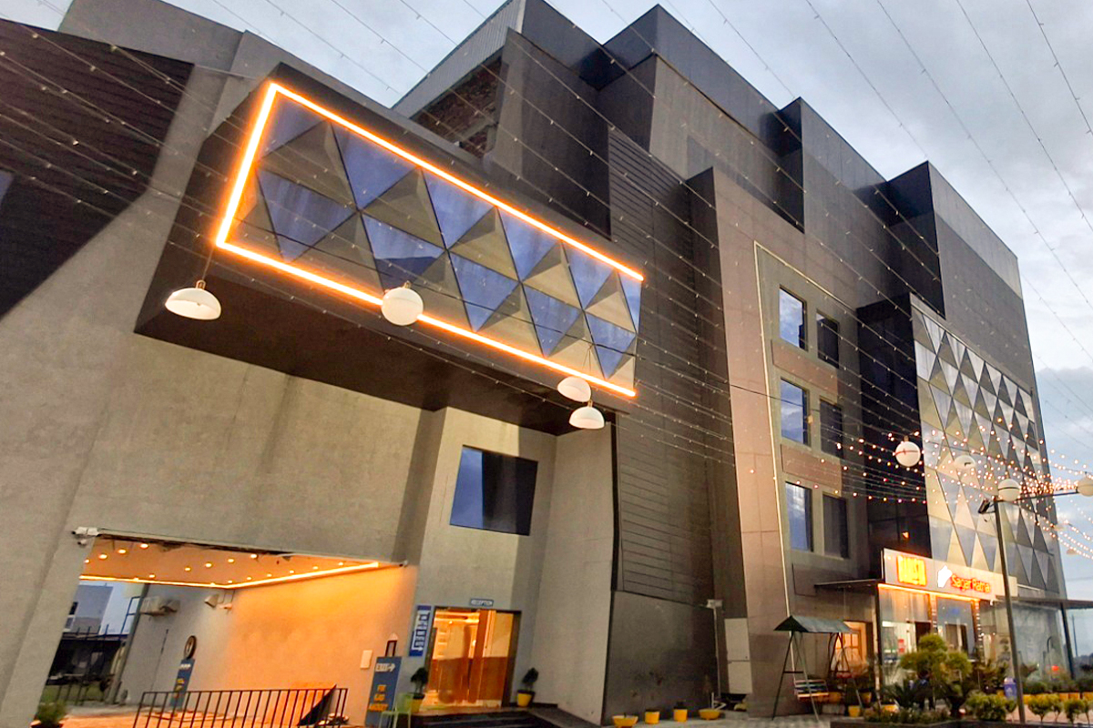 Rosastays Hansi, Hisar